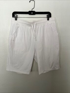 White Drawstring Athletic Shorts (33Wx21L)